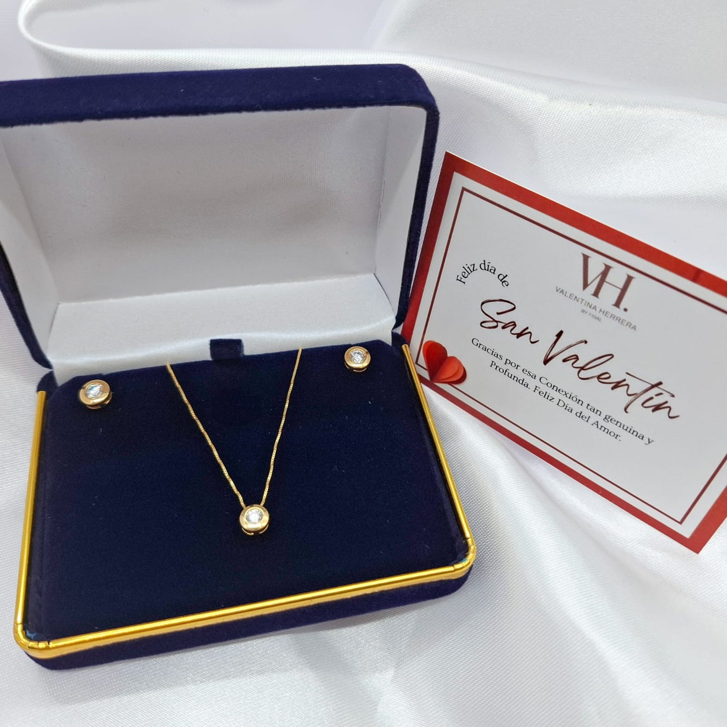 Conjunto Punto de Luz Oro 18 Kilates Reflejo de Amor