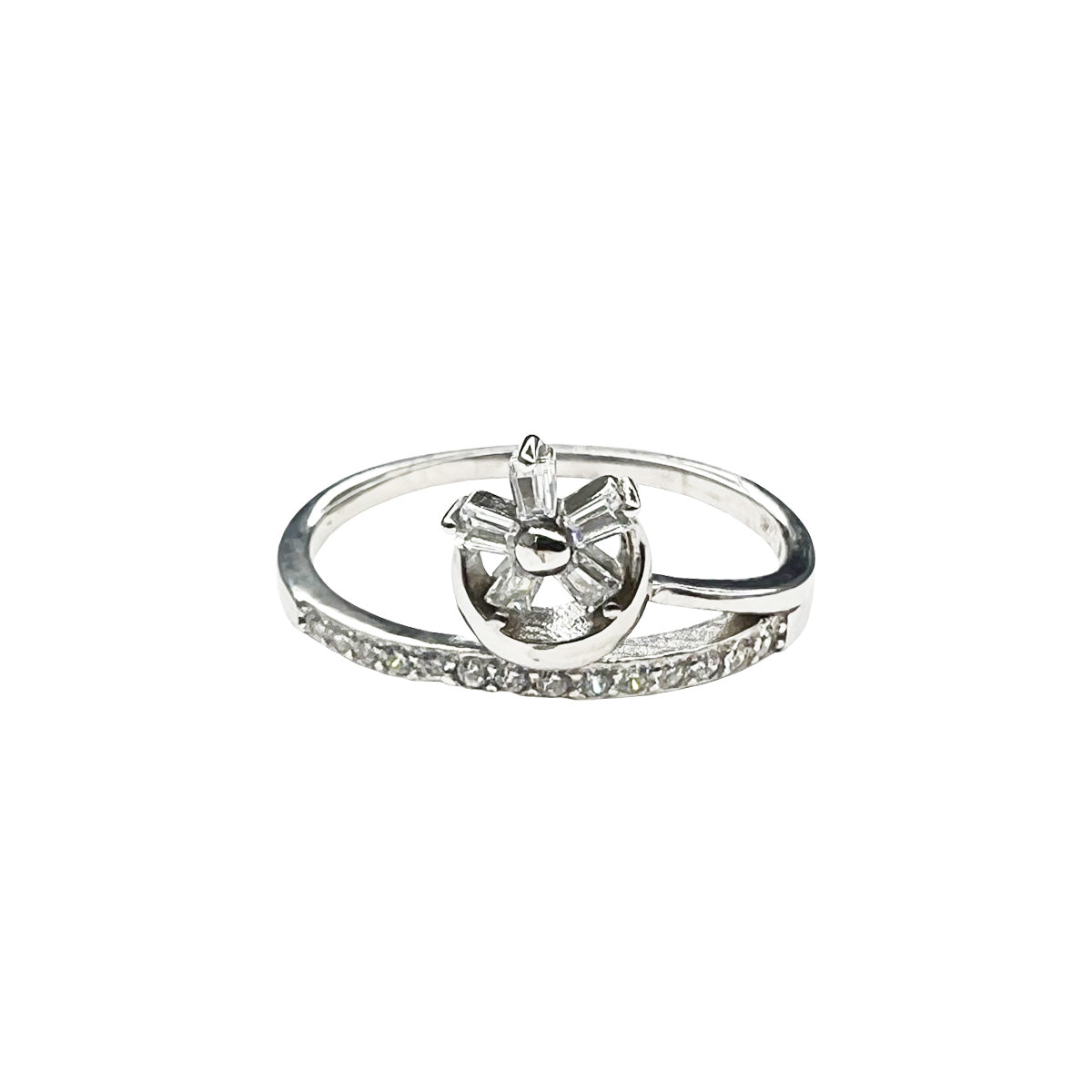 Anillo en plata y circones