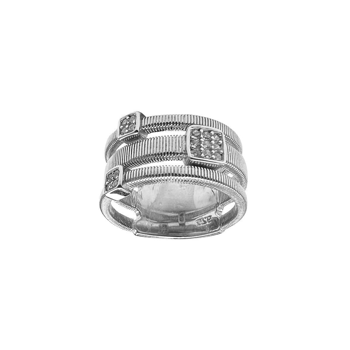 Anillo en plata y circones