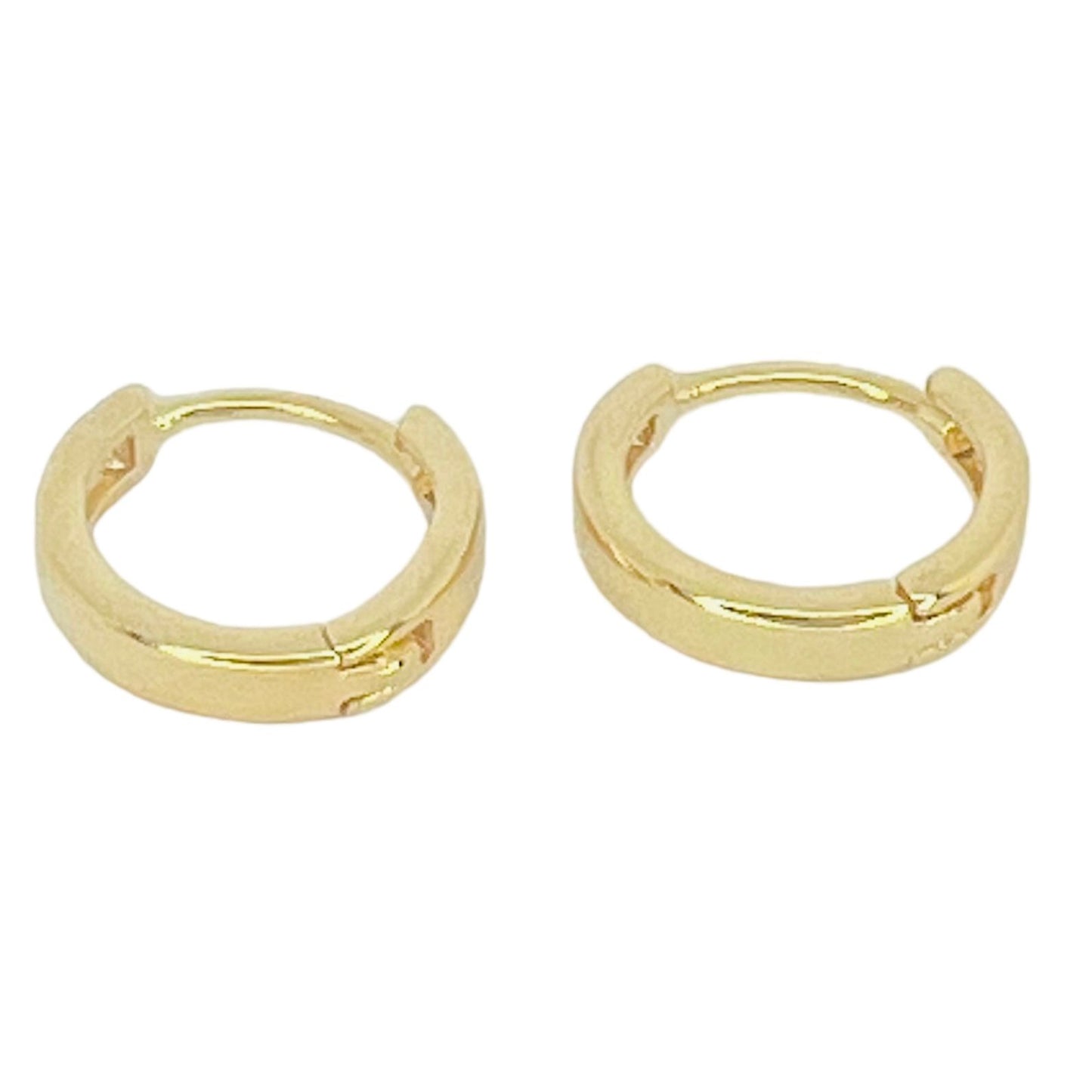 Aros argolla lisa cuadrada baño de oro