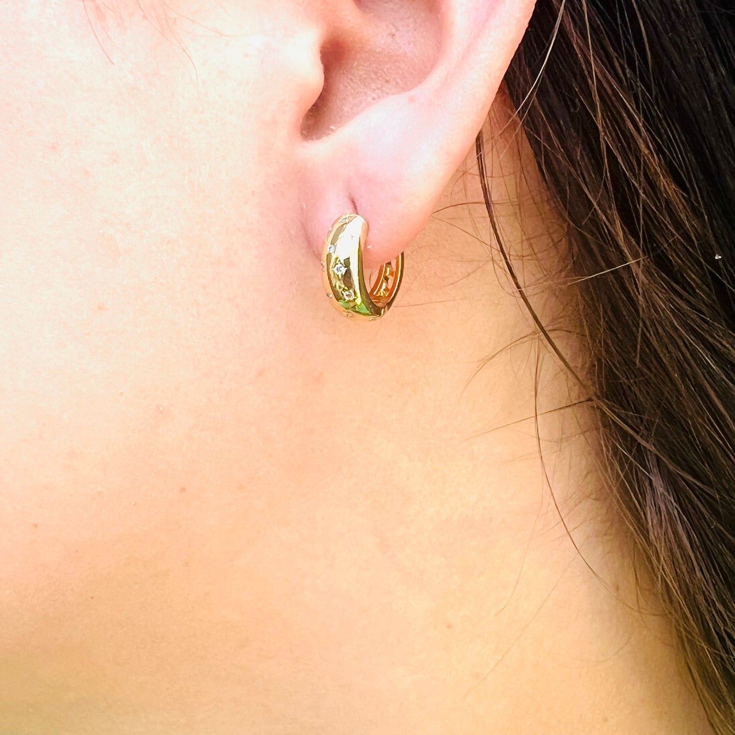 Aros argolla brillitos baño de oro