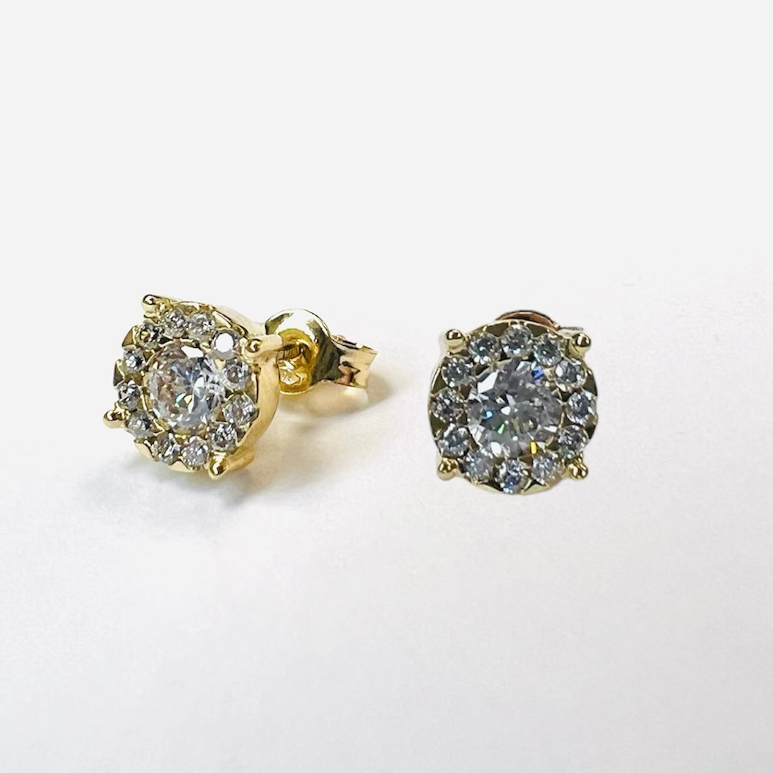 Aro Oro 18 kilates zircon blanco central , rodeado zircones pequeños