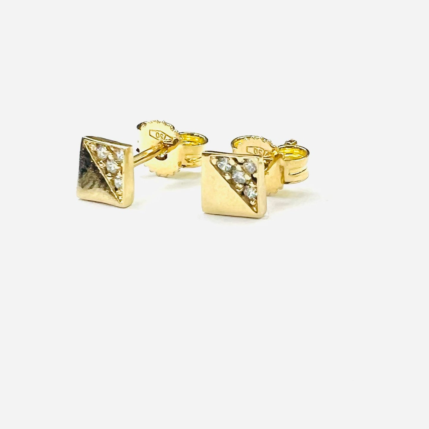 Aro Oro 18k , cuadrado, zirconitas blancas