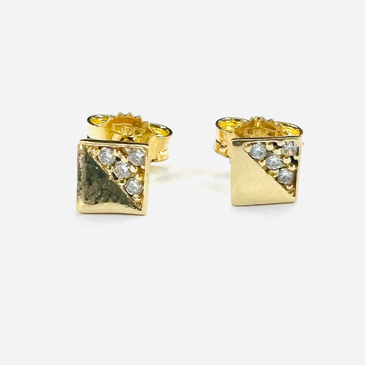 Aro Oro 18k , cuadrado, zirconitas blancas