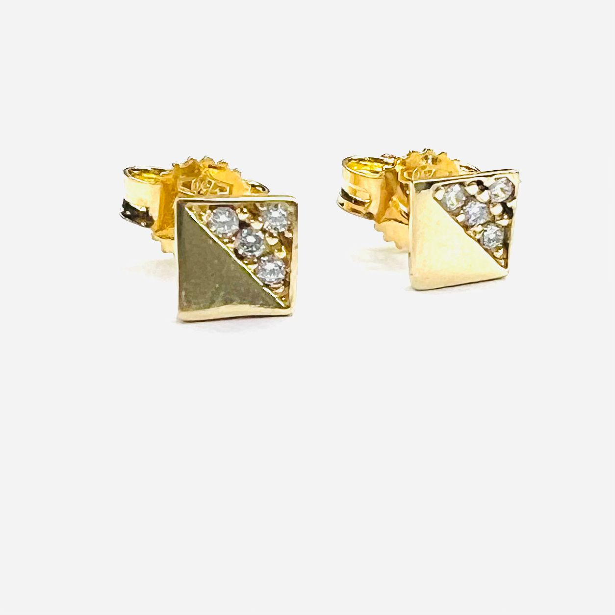 Aro Oro 18k , cuadrado, zirconitas blancas