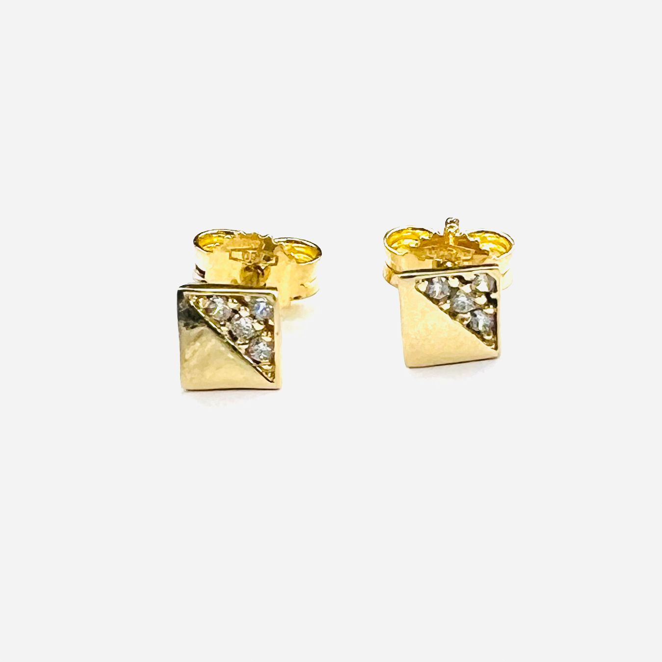 Aro Oro 18k , cuadrado, zirconitas blancas