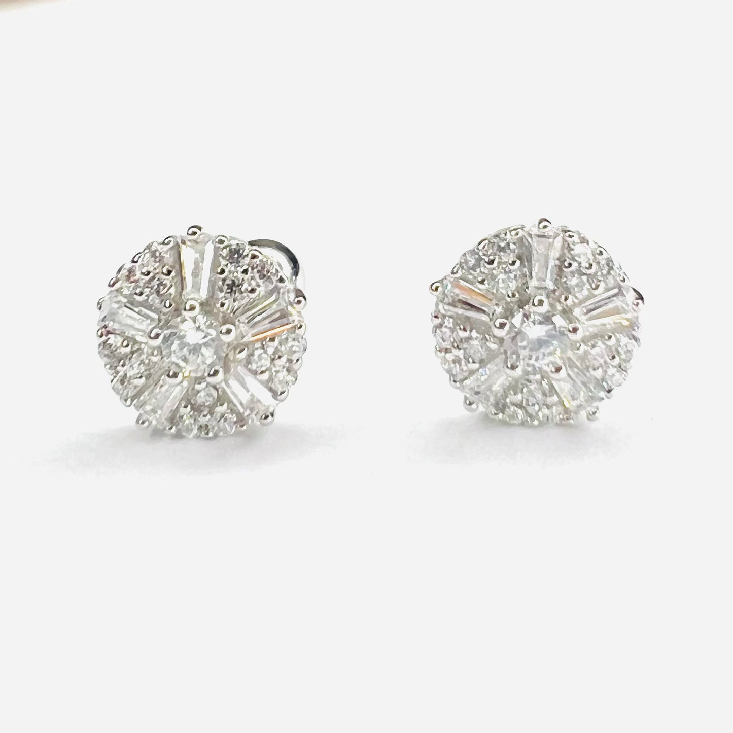 Aro plata zirconia blanca redondas cierre atornillado con esfera de plata