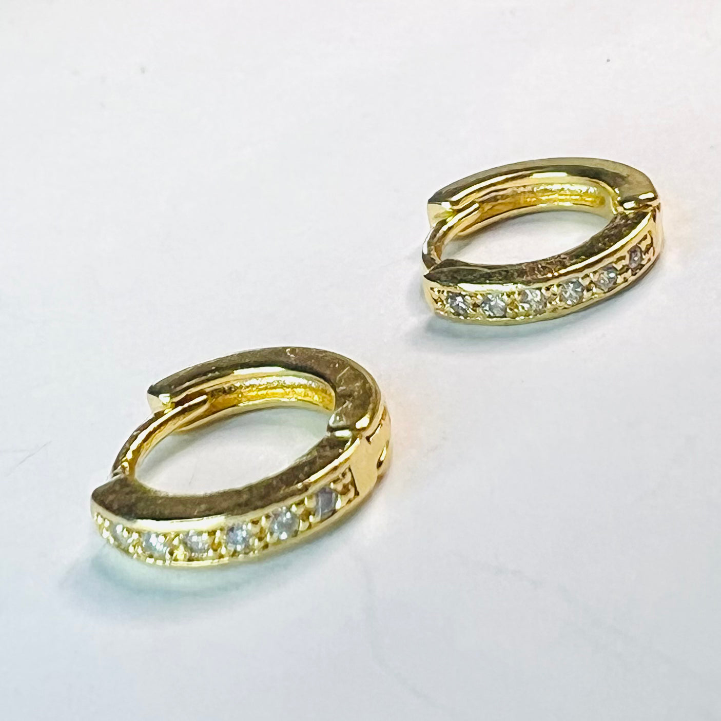 Aros Argolla bañada en oro 18k zirconita