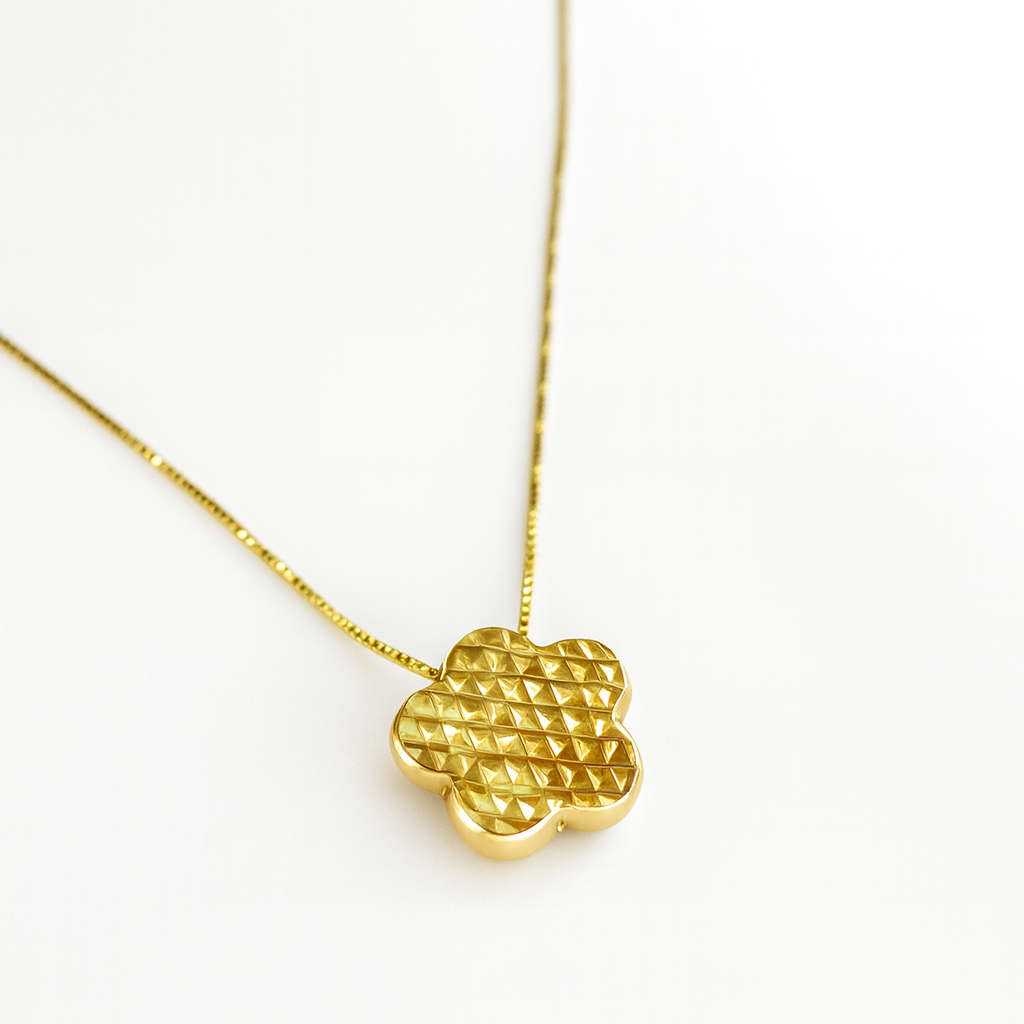 COLLAR TREBOL RUGOSO