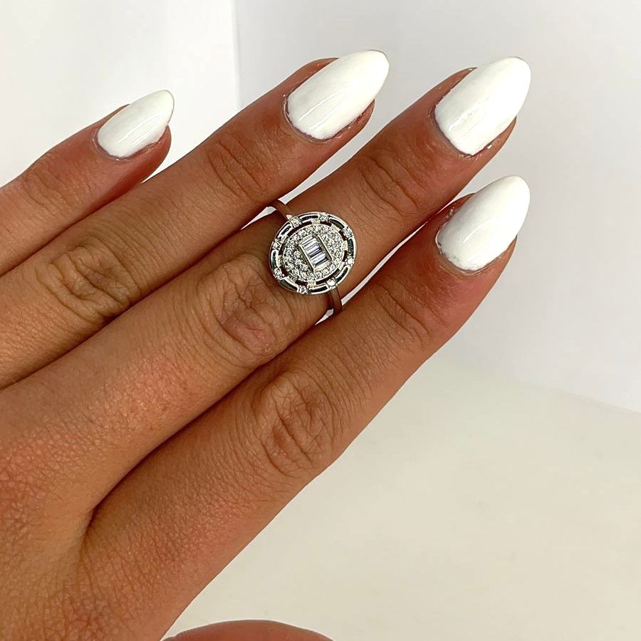 Anillo plata 925, Vintage, ovalado, zirconias blancas, redondas y baguette.