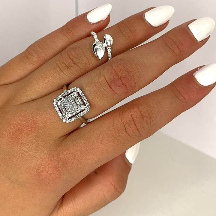Anillo plata 925, Vintage, zirconias blancas, redondas y baguette distintas direcciones