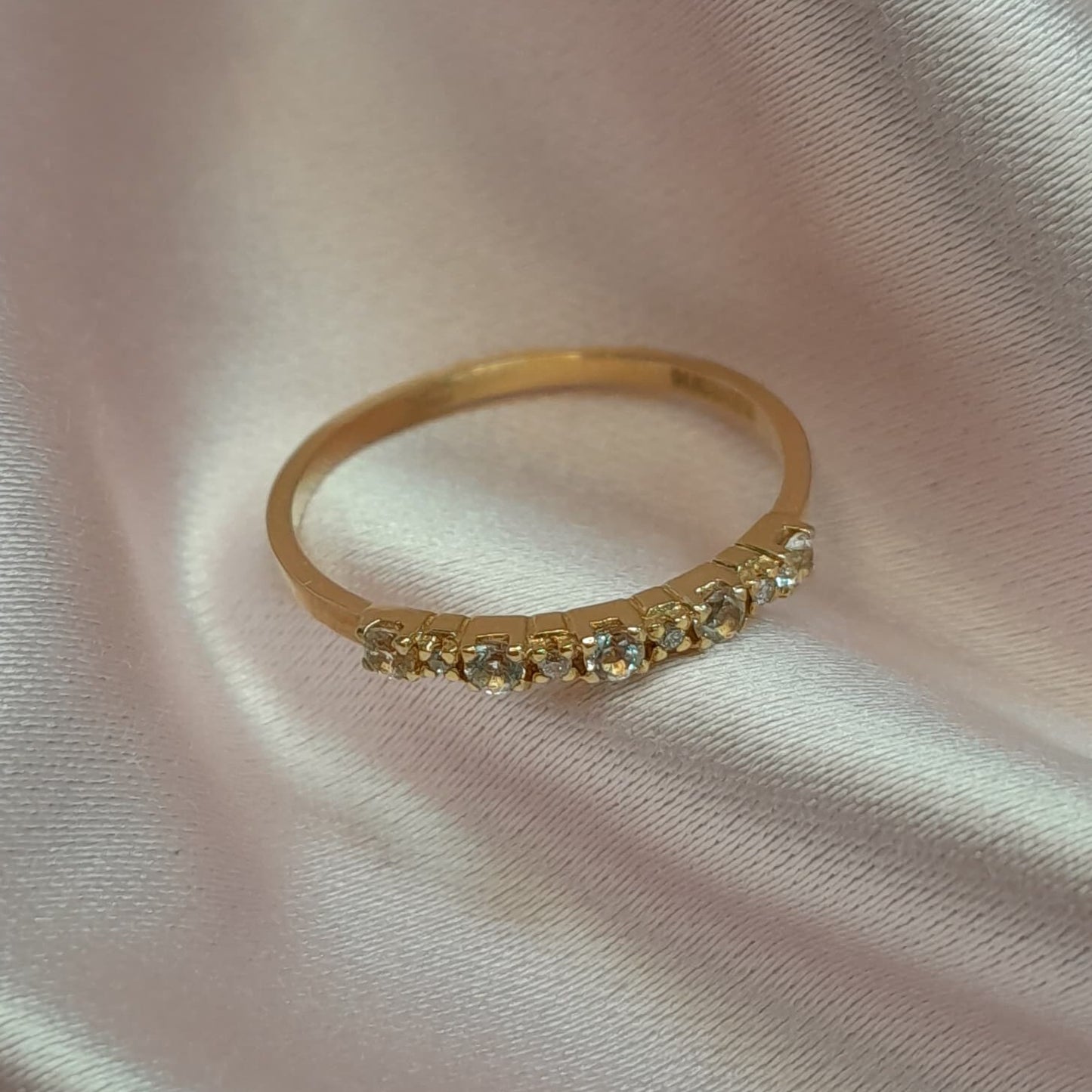 Anillo Oro amarillo diamantes y Topacios