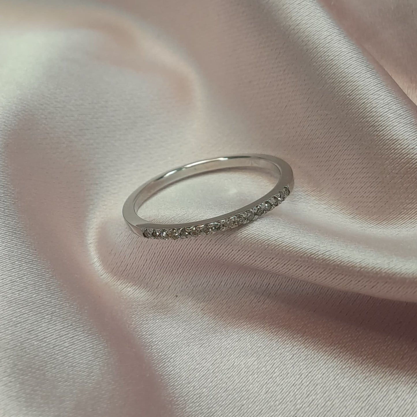 Anillo Oro blanco con diamantes