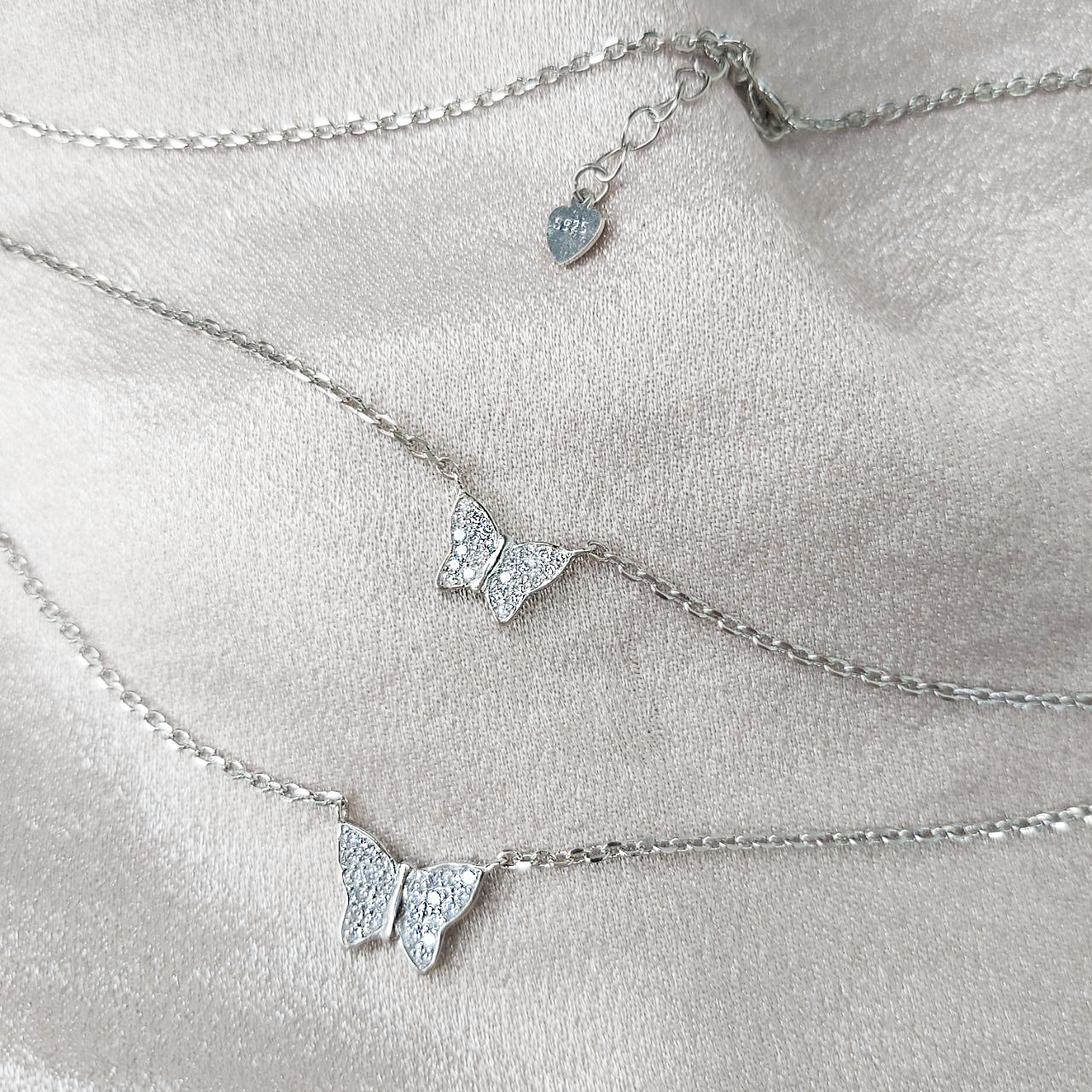 Collar en plata y mariposas con zircones