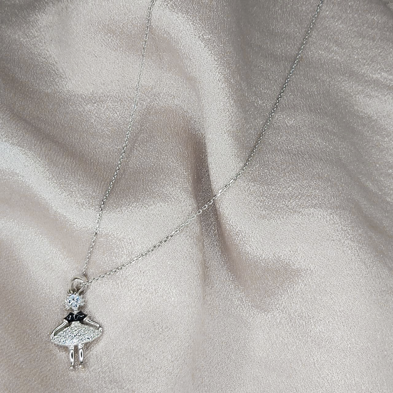 Collar en plata con zircones