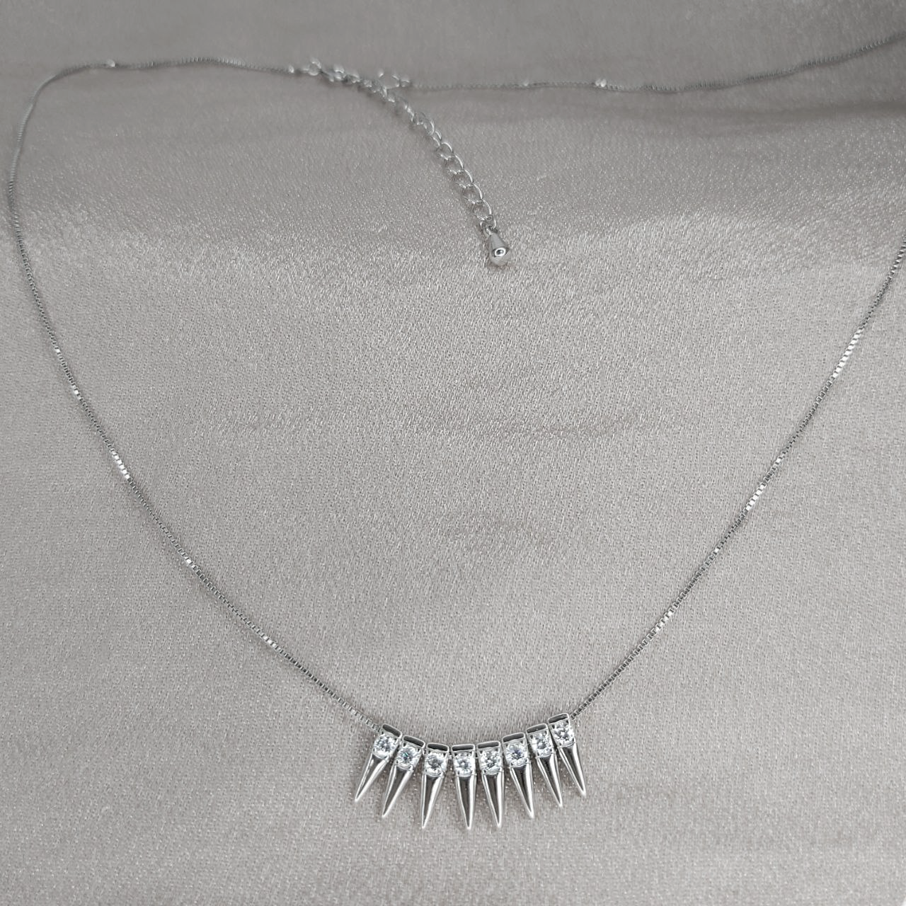 Collar en plata y zircones