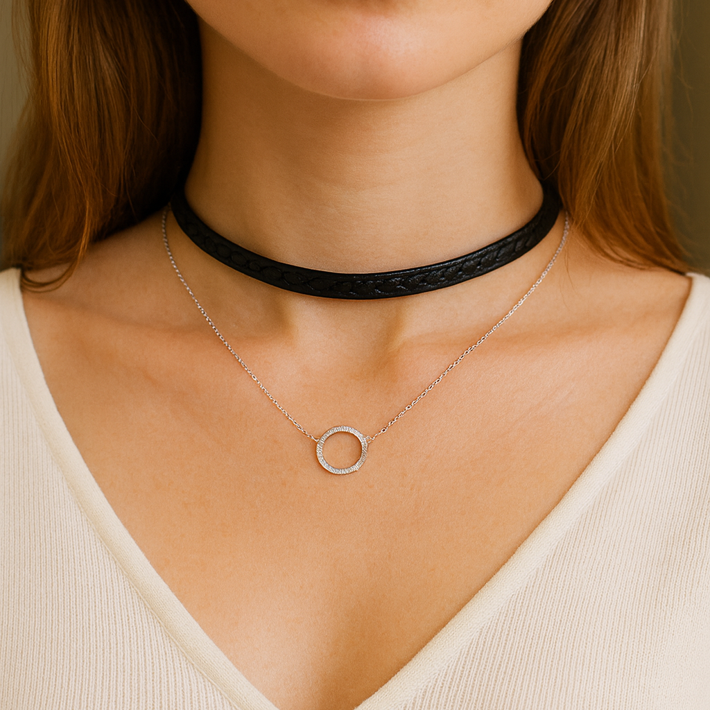 Collar Gargantilla Cuero y Oro colgante con Diamantes - Collar Oro 18k