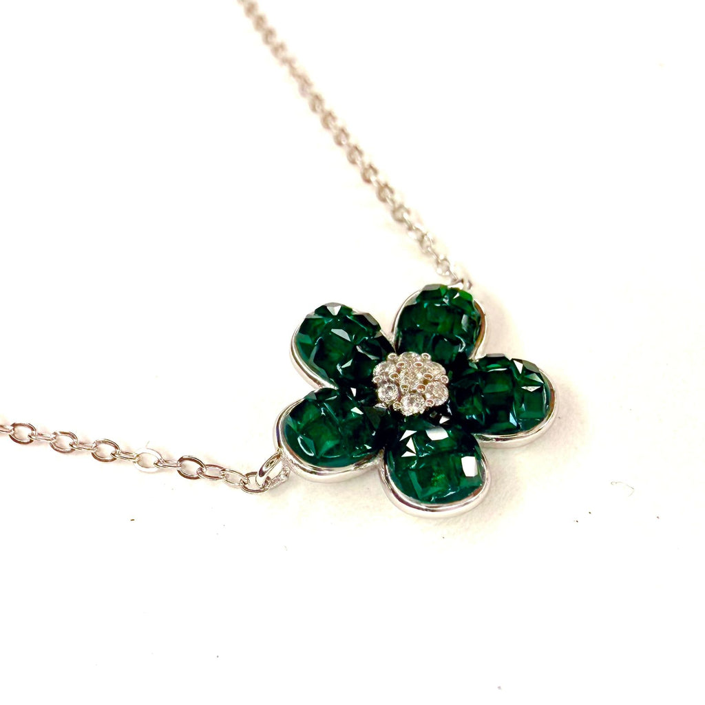 Collar flor verde