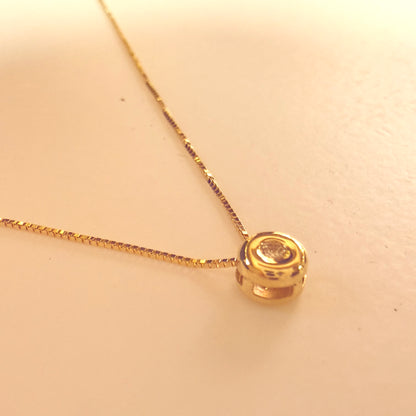 Collar Oro amarillo punto de luz con diamantes