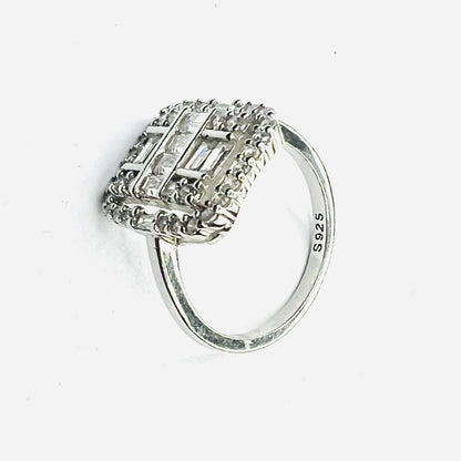 Anillo plata 925, Vintage, zirconias blancas, redondas y baguette distintas direcciones