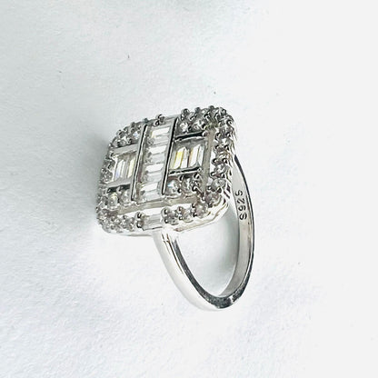 Anillo plata 925, Vintage, zirconias blancas, redondas y baguette distintas direcciones