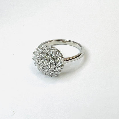 Anillo plata 925, Vintage, ovalado, zirconias blancas, redondas y baguette distintas direcciones, modelo Girasol