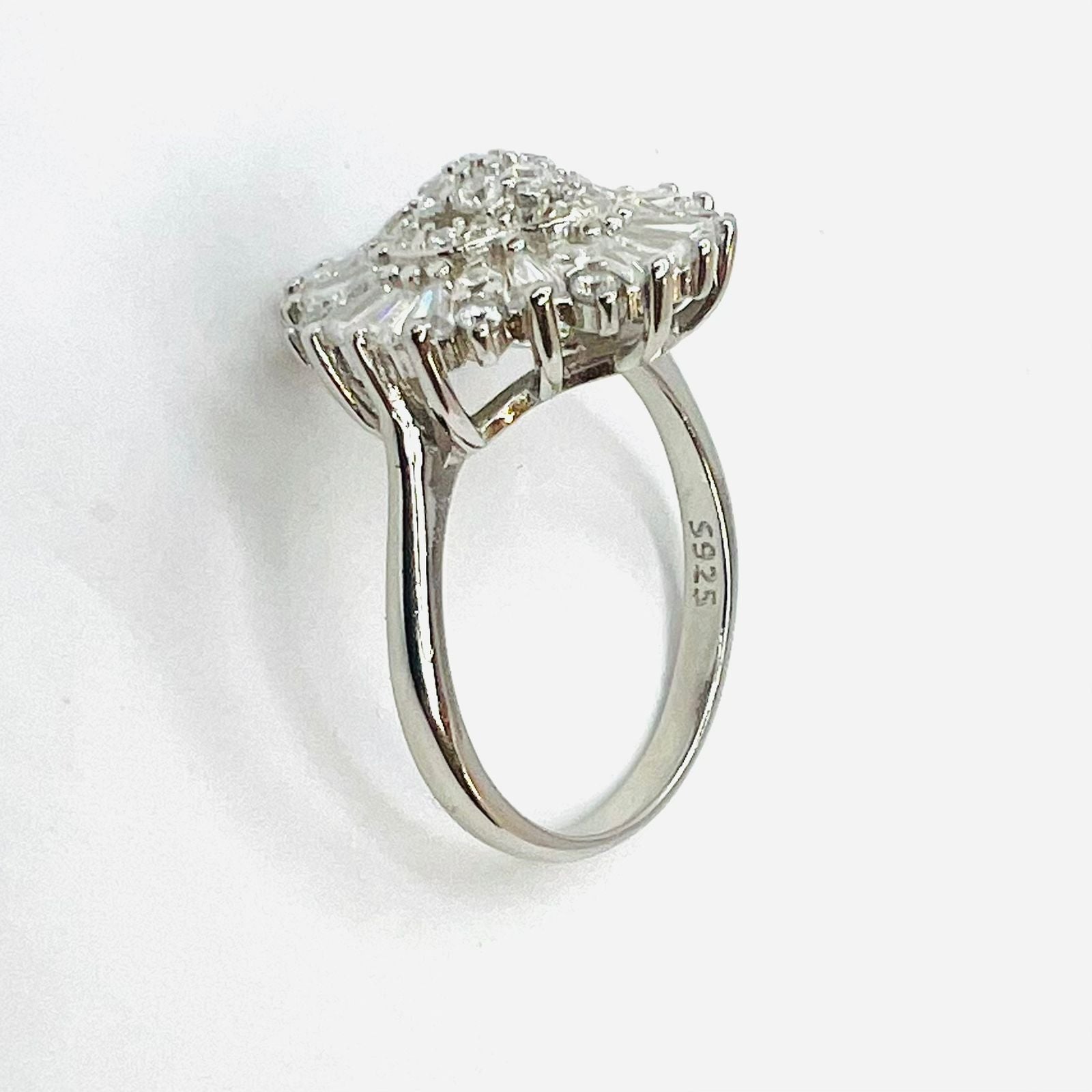Anillo flor central