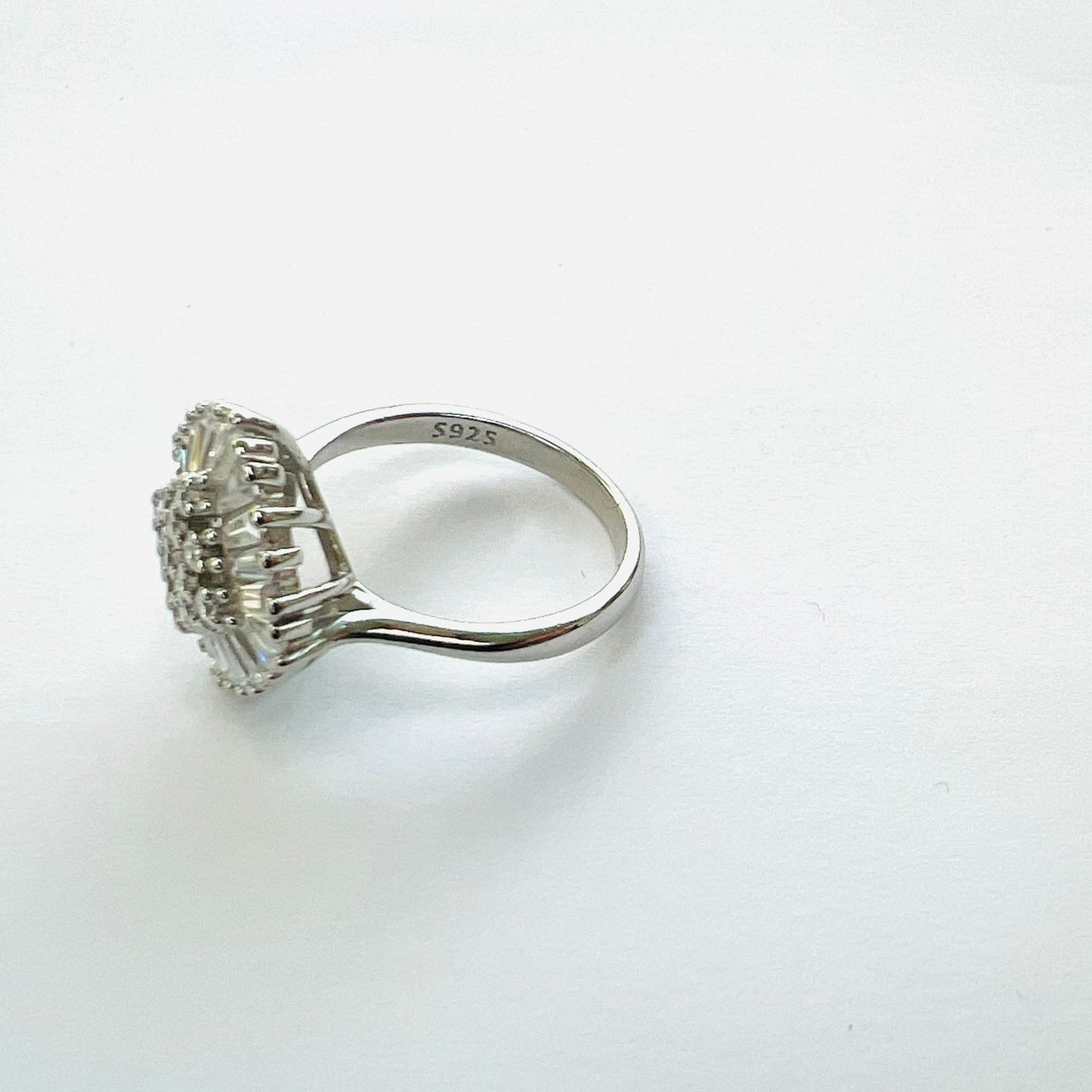 Anillo plata 925, Vintage,  Rombo , rodeada por baguette