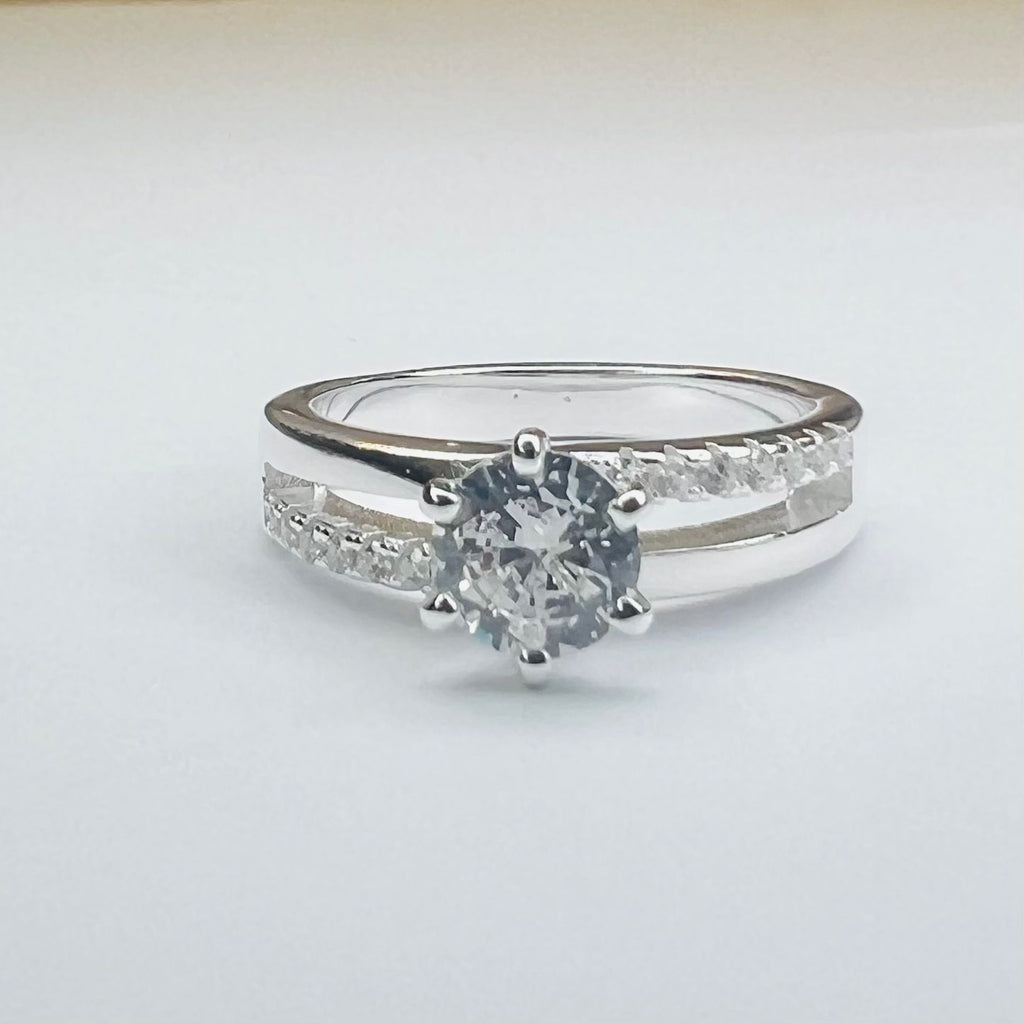 Anillo solitario doble riel liso