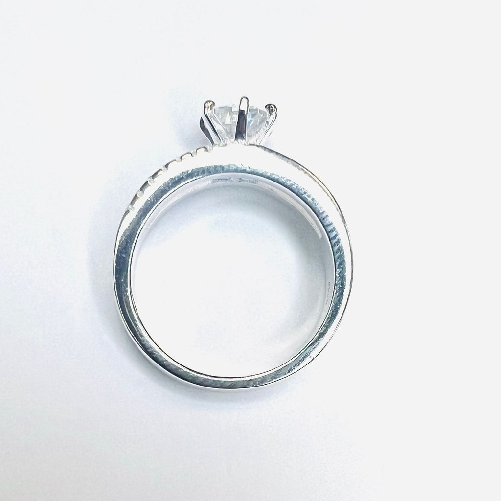 Anillo solitario doble riel liso