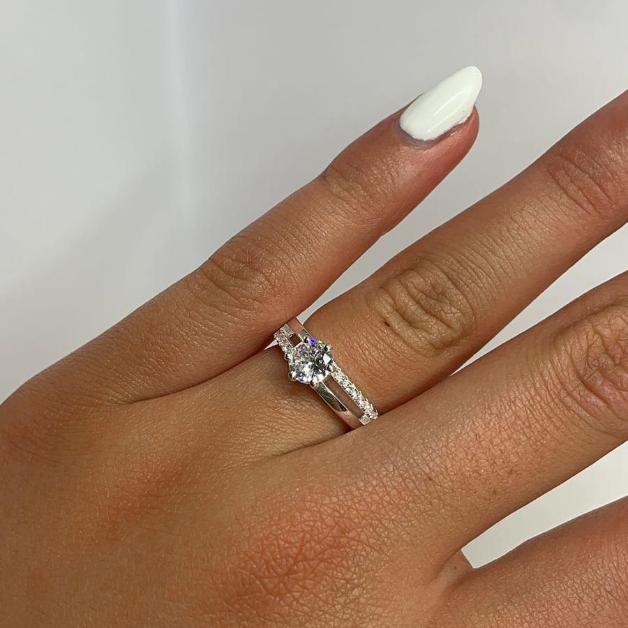 Anillo solitario doble riel liso