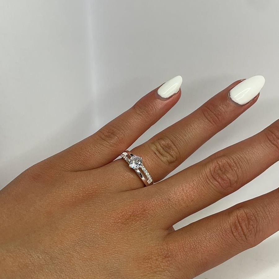 Anillo solitario doble riel liso