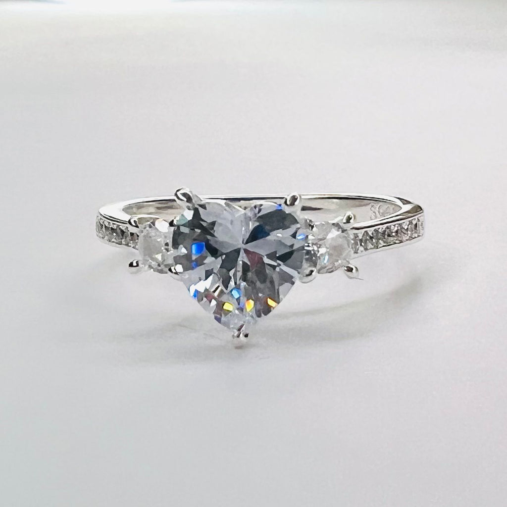 Anillo tricillo gran corazón central