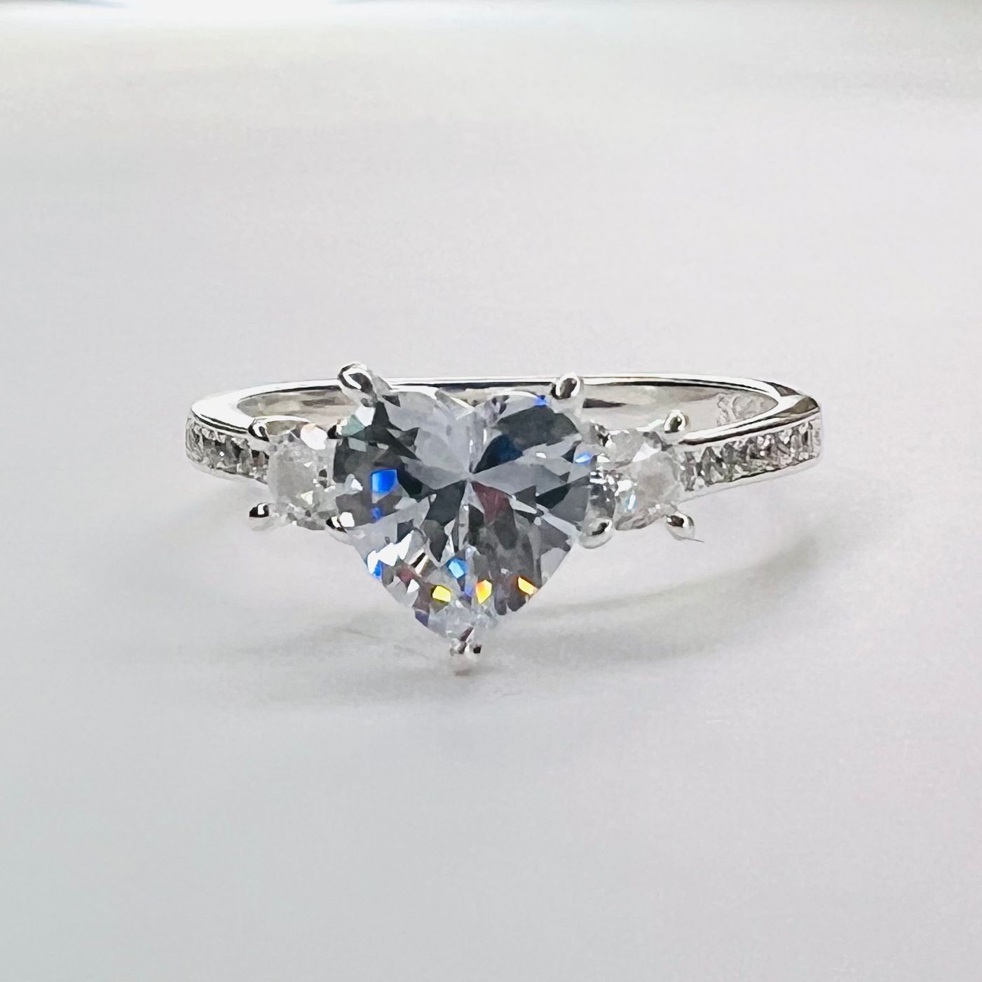 Anillo tricillo gran corazón central