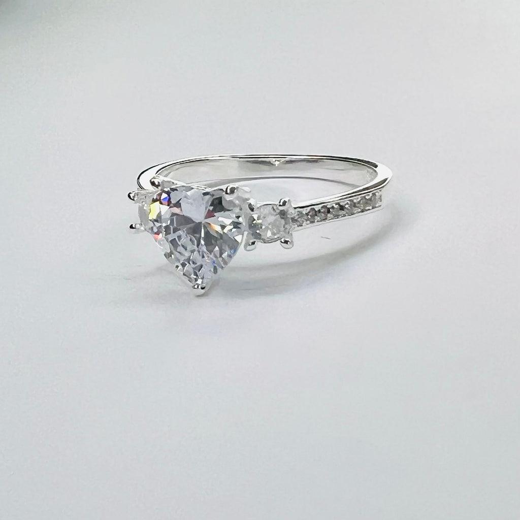 Anillo tricillo gran corazón central