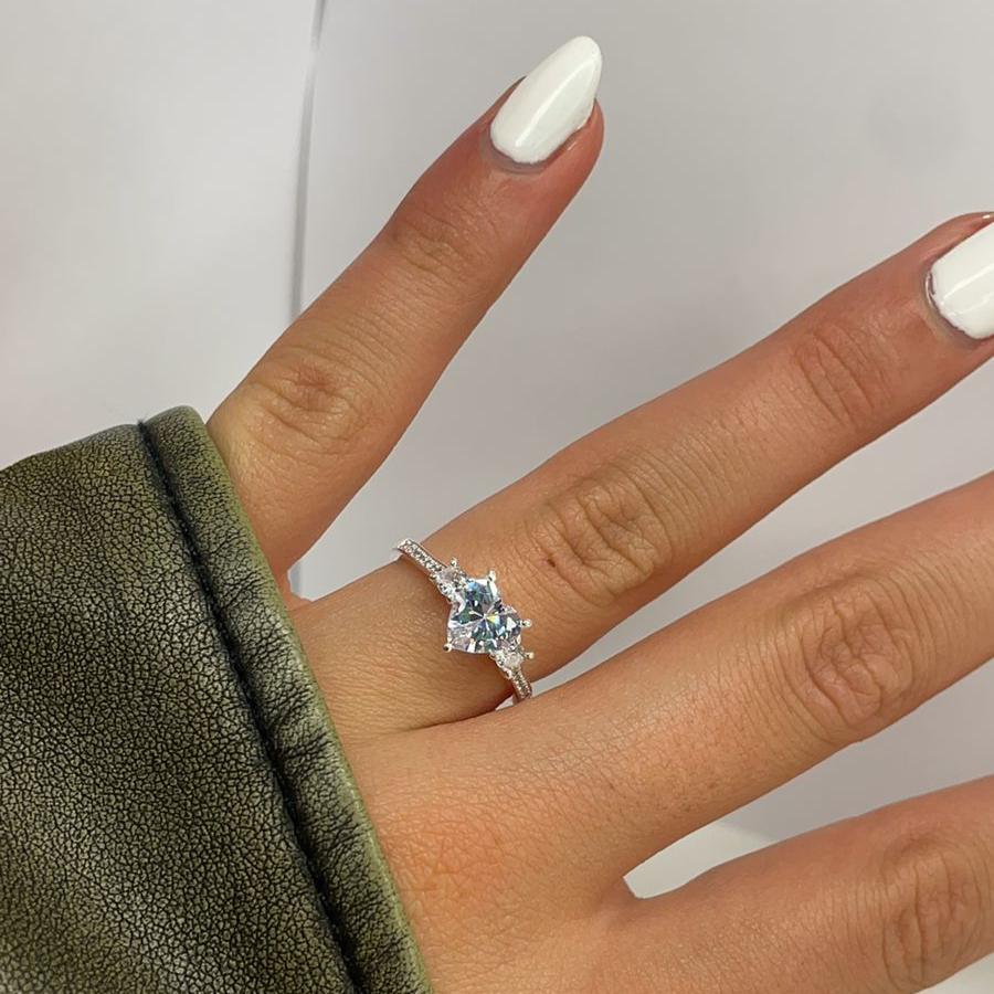 Anillo tricillo gran corazón central