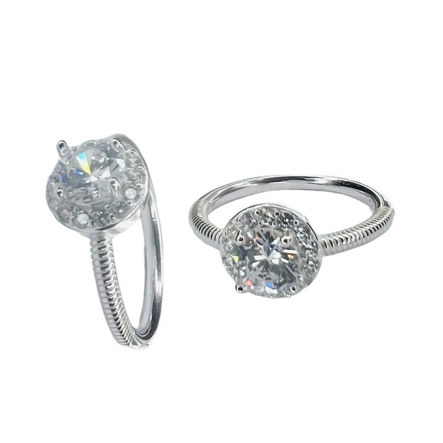 Anillo solitario central