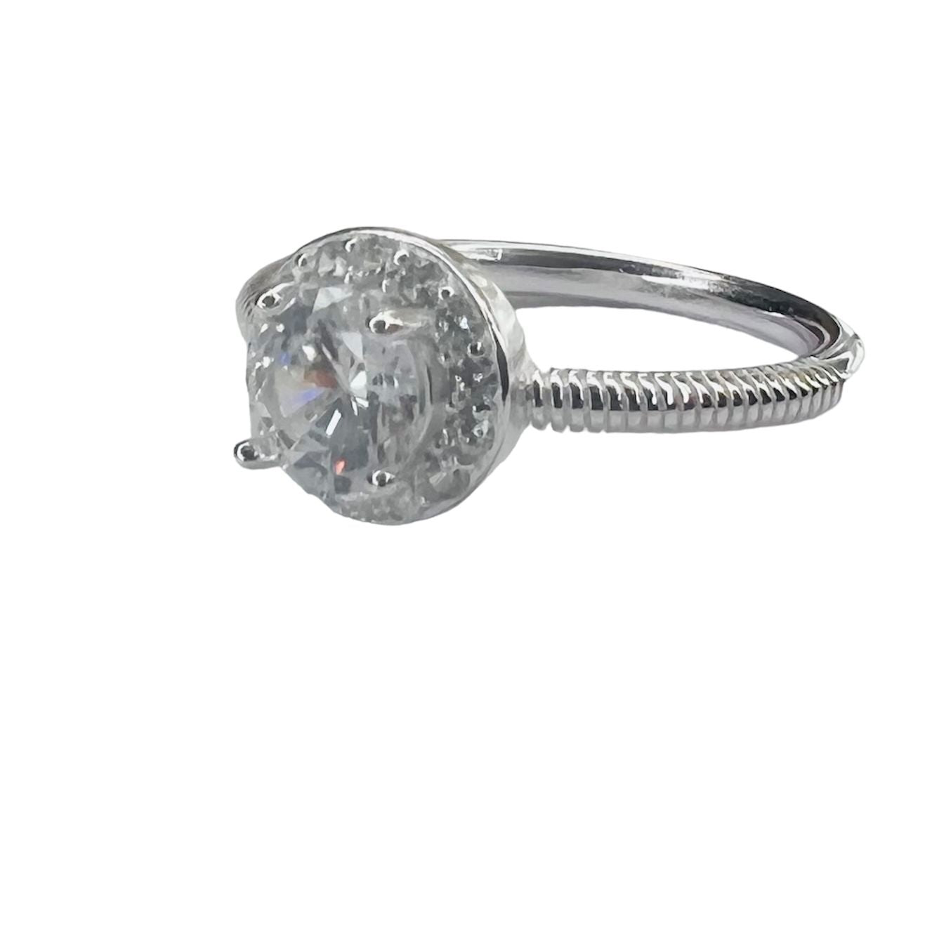 Anillo solitario central