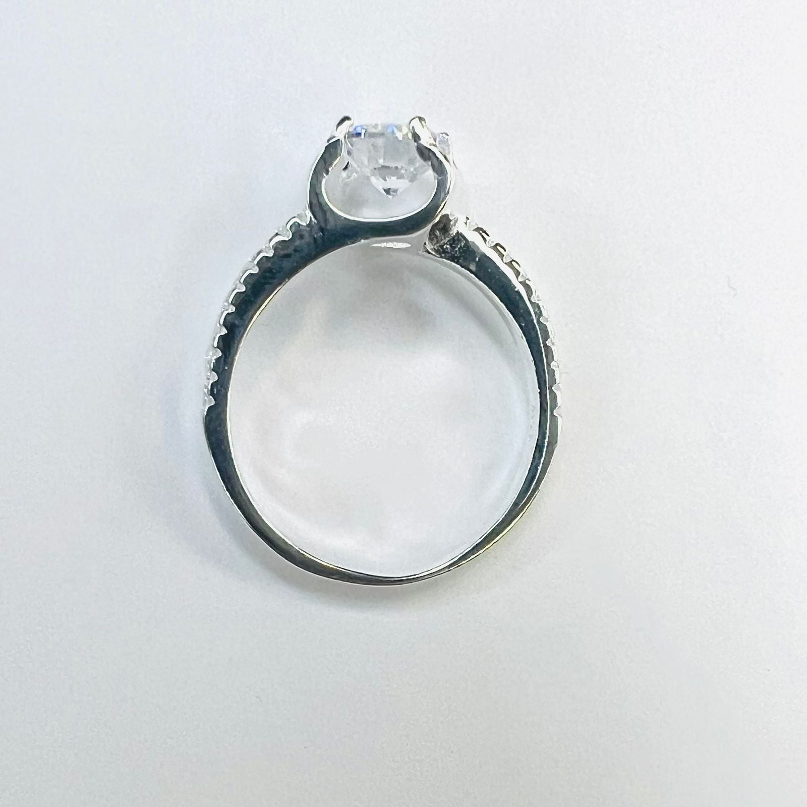 Anillo solitario aire