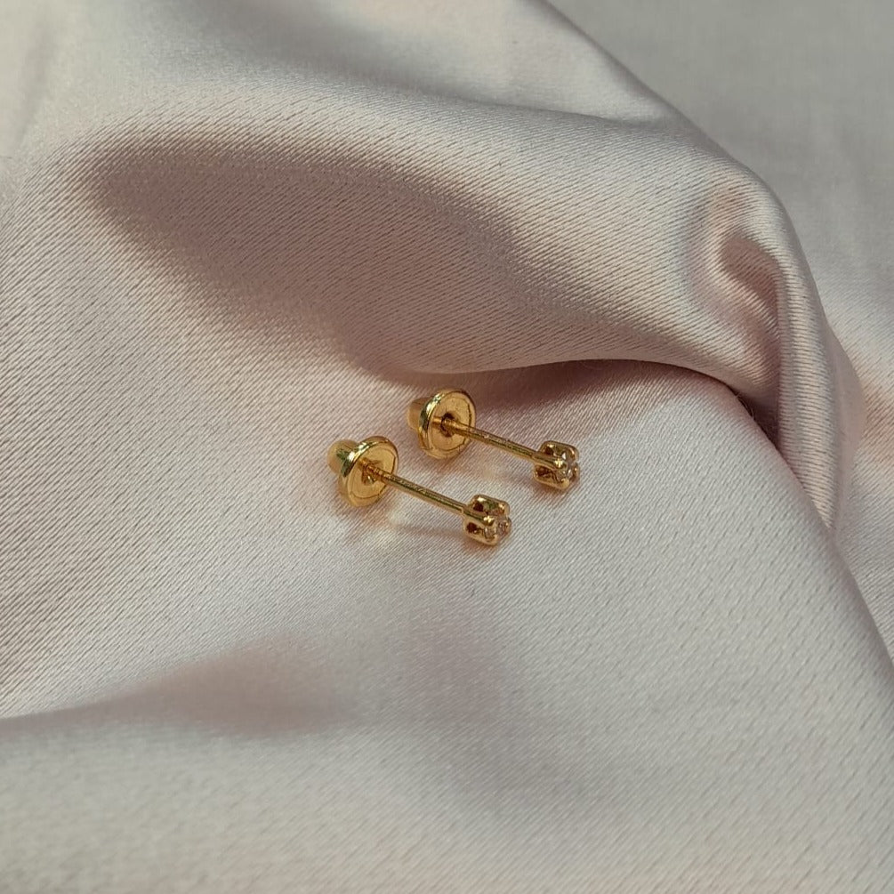 Aros en Oro amarillo con Diamantes