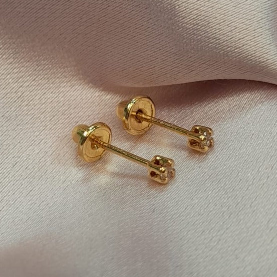 Aros en Oro amarillo con Diamantes