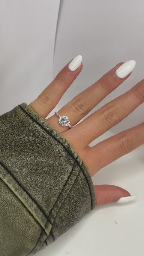 Anillo solitario central