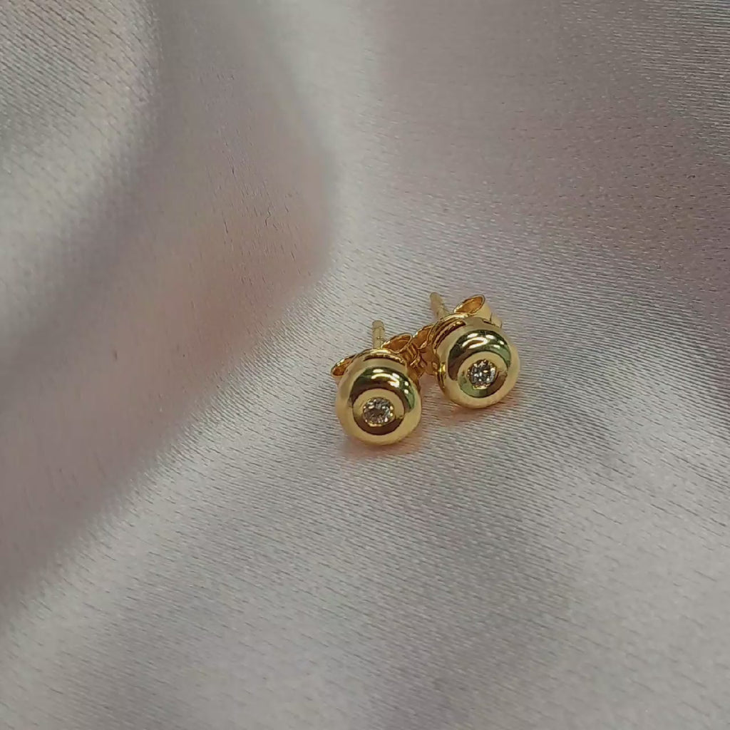 Aros Oro amarillo punto de luz diamante