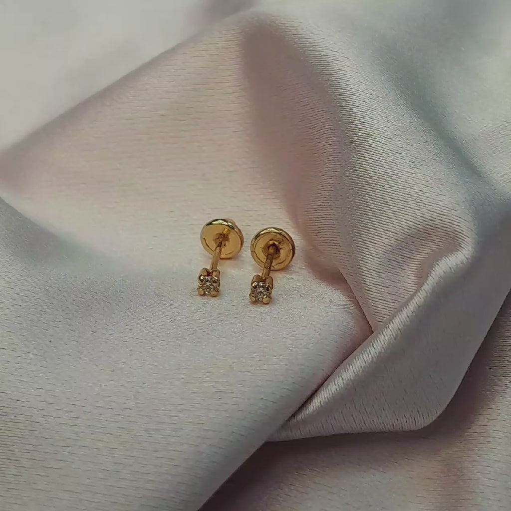 Aros en Oro amarillo con Diamantes