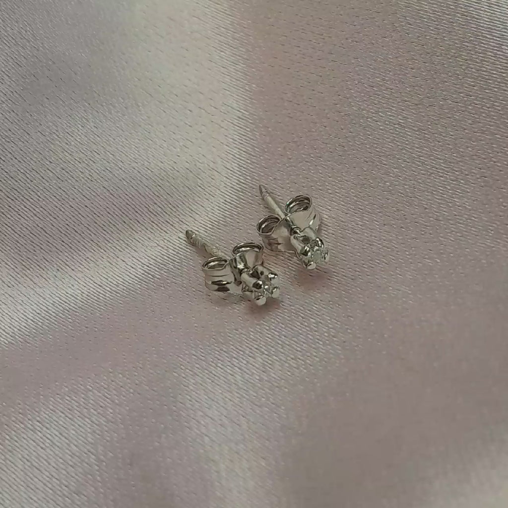 Aros Oro Blanco y grifa con Diamantes