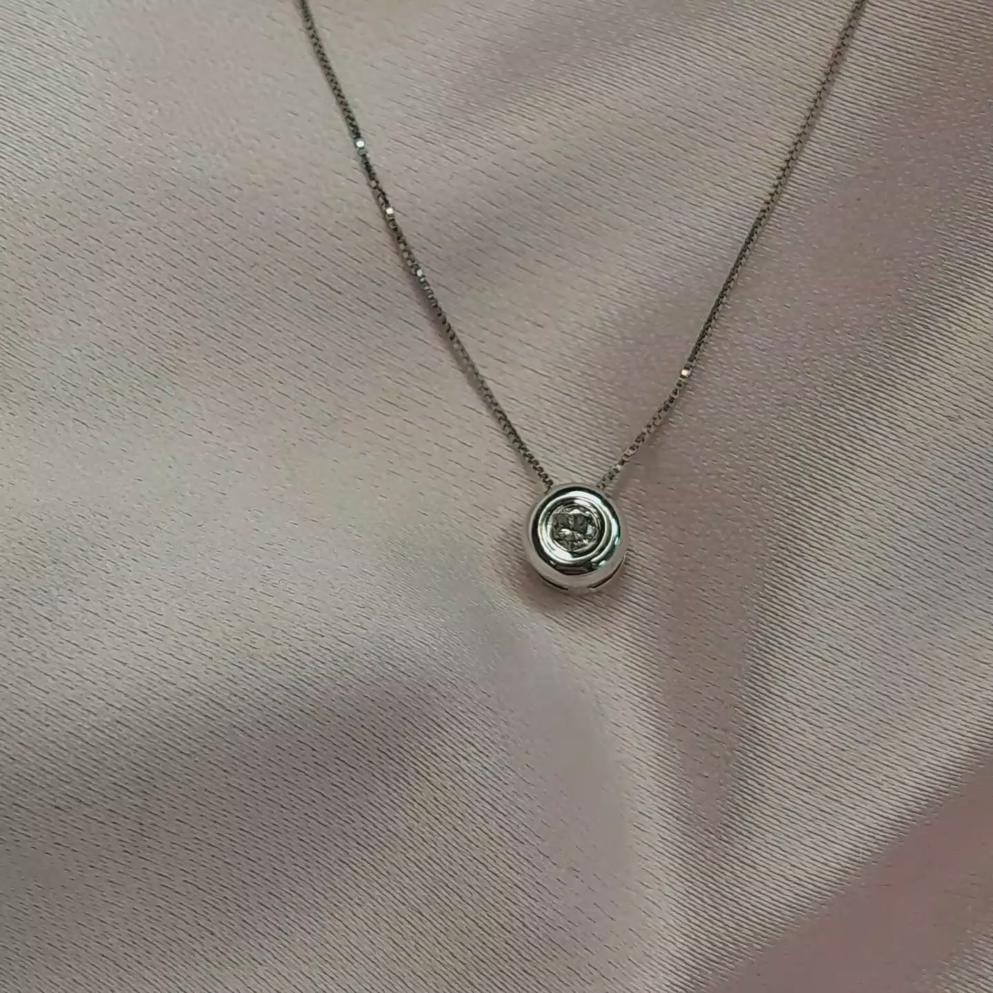 Collar punto de luz oro Blanco y Diamantes